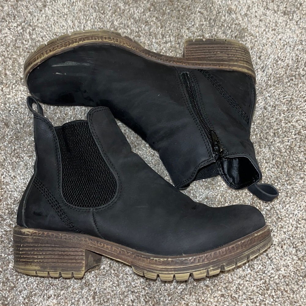 Maurice’s size 7.5 black boots